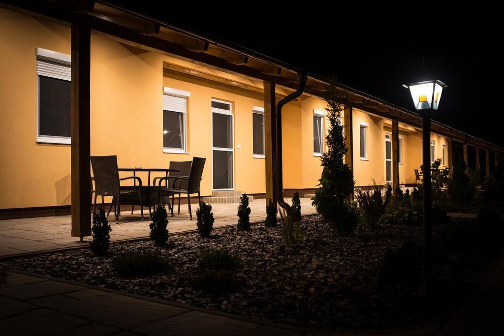 Relax Apartmanhaz Mórahalom Εξωτερικό φωτογραφία